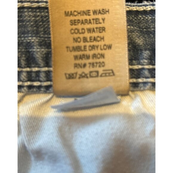 BKE Womens Low Rise Distressed Boot Cut Crop Jeans Size 32 Y2K Grunge - Picture 7 of 7